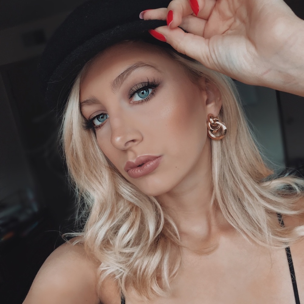 Meet your seller/buyer ☺💕